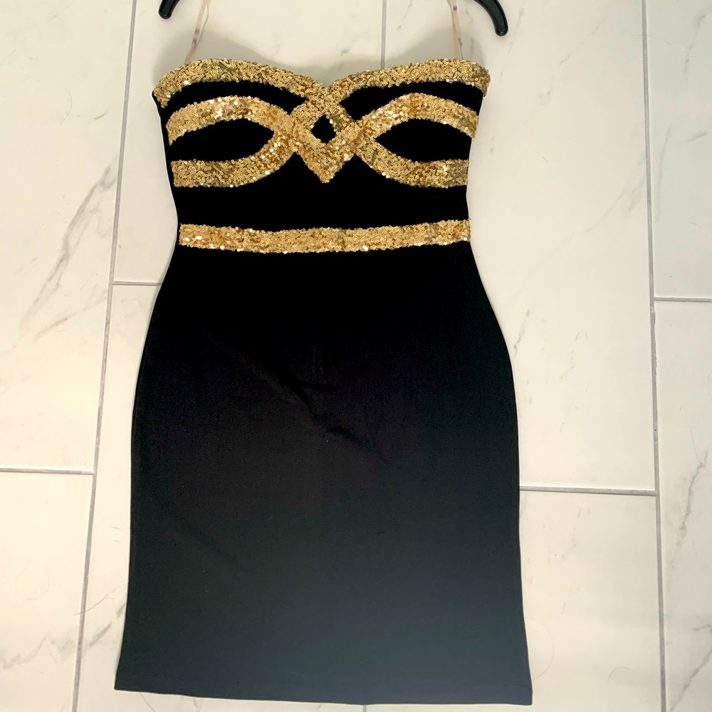 Black and Gold Sequined Strapless dress. Size M Medium.